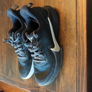 Kobe Mamba Fury size 6 Youth